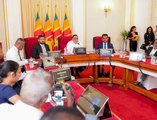 சவூதி – ஜித்தா கொன்சலர் ஜெனரலாக முஸ்லிம் அல்லாத ஒருவரை நியமிப்பதற்கு முஸ்லிம் சமூகத்தில் இருந்து பாரிய எதிர்ப்பு வந்ததால், முஸ்லிம் ஒருவரை நியமிக்க வெளிநாட்டு அமைச்சு நியமிக்க முடிவு செய்துள்ளதாக வெளி விவகார பிரதியமைச்சர் தெரிவிப்பு