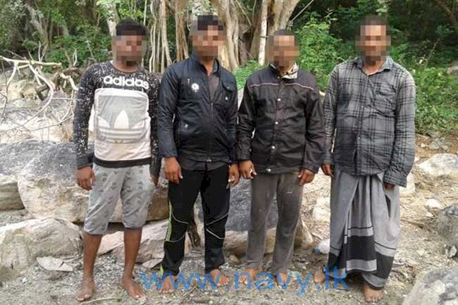 தடைசெய்யப்பட்ட மீன்பிடி வலைகள் பயன்படுத்தி மீன்பிடியில் ஈடுபட்ட 08 பேர் கைது